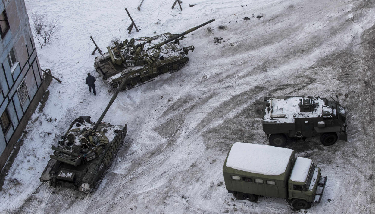 танки в Авдеевке, обстрелы на Донбассе, конфликт на Украине