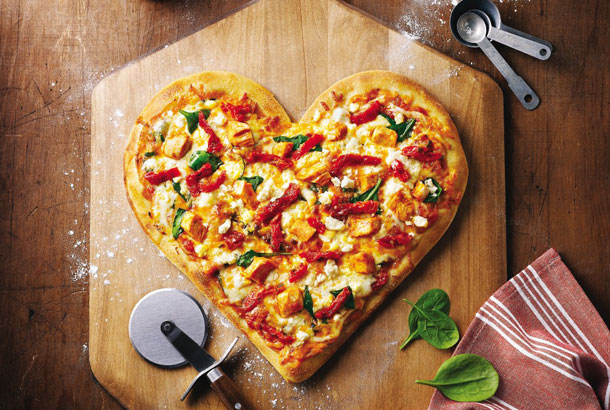 Пицца в форме сердца сделать самому, Пицца в форме сердца рецепт, Пицца в форме сердца как приготовить, Пицца в форме сердца на день святого валентина, Пицца в форме сердца на день всех влюбленных