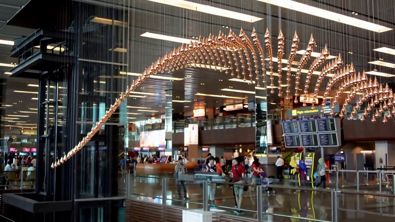 Инсталляция аэропорт Чаги фото, достопримечательности аэропорта Чанги Сингапур, Инсталляция Кинетический дождь аэропорт Чаги