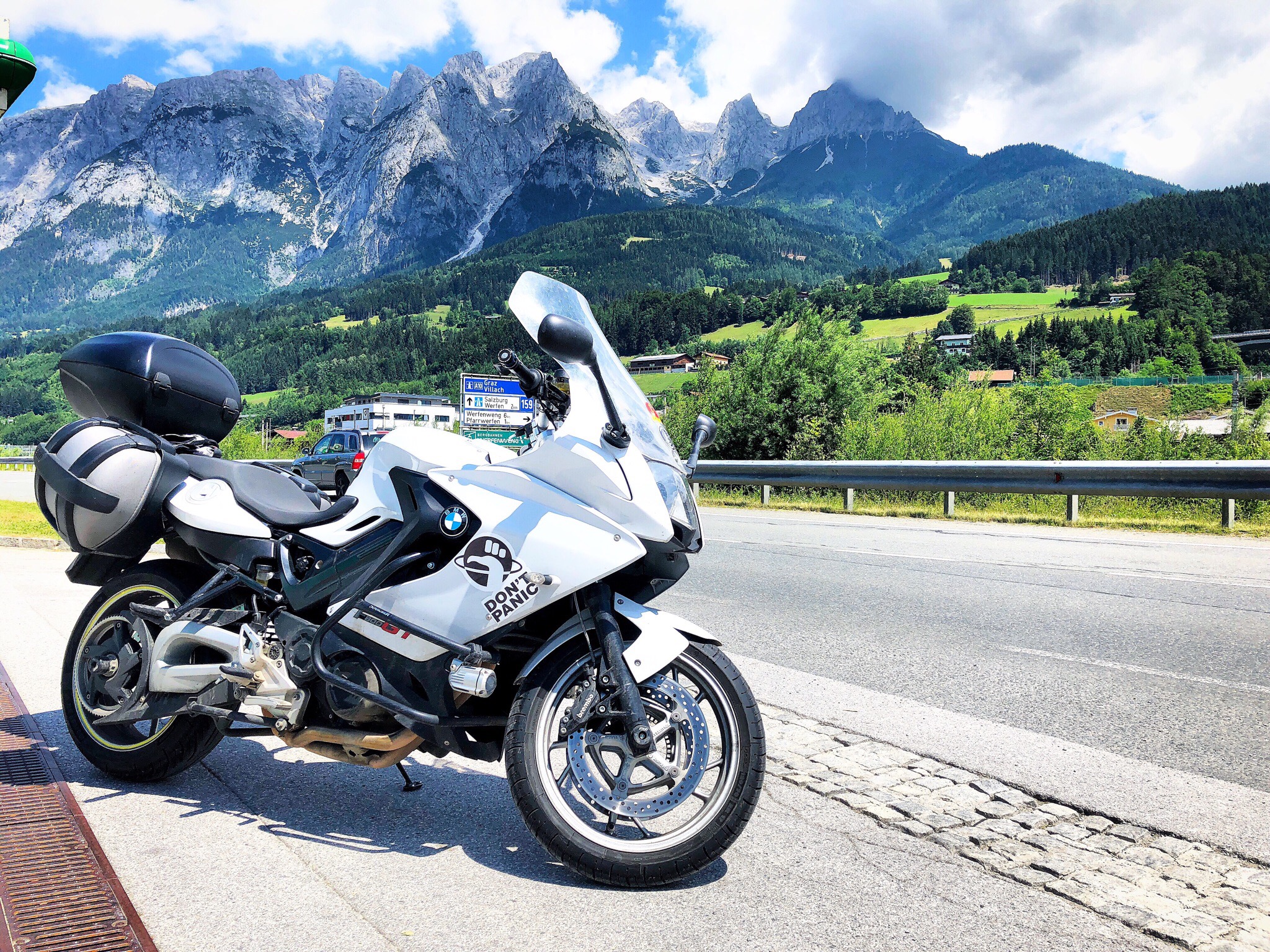 на мотоцикле по Австрии интересные места, дороги в Австрии, бесплатные дороги в Австрии, на мотоцикле по Альпам, на мотоцикле через Альпы, где остановиться в Австрии с мотоциклом, где остановиться в Австрии дешево, где переночевать в Австрии в Альпах дешево