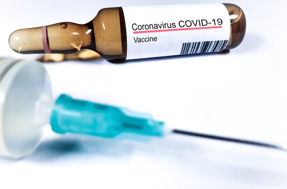 Вакцина от коронавируса может появится в России осенью