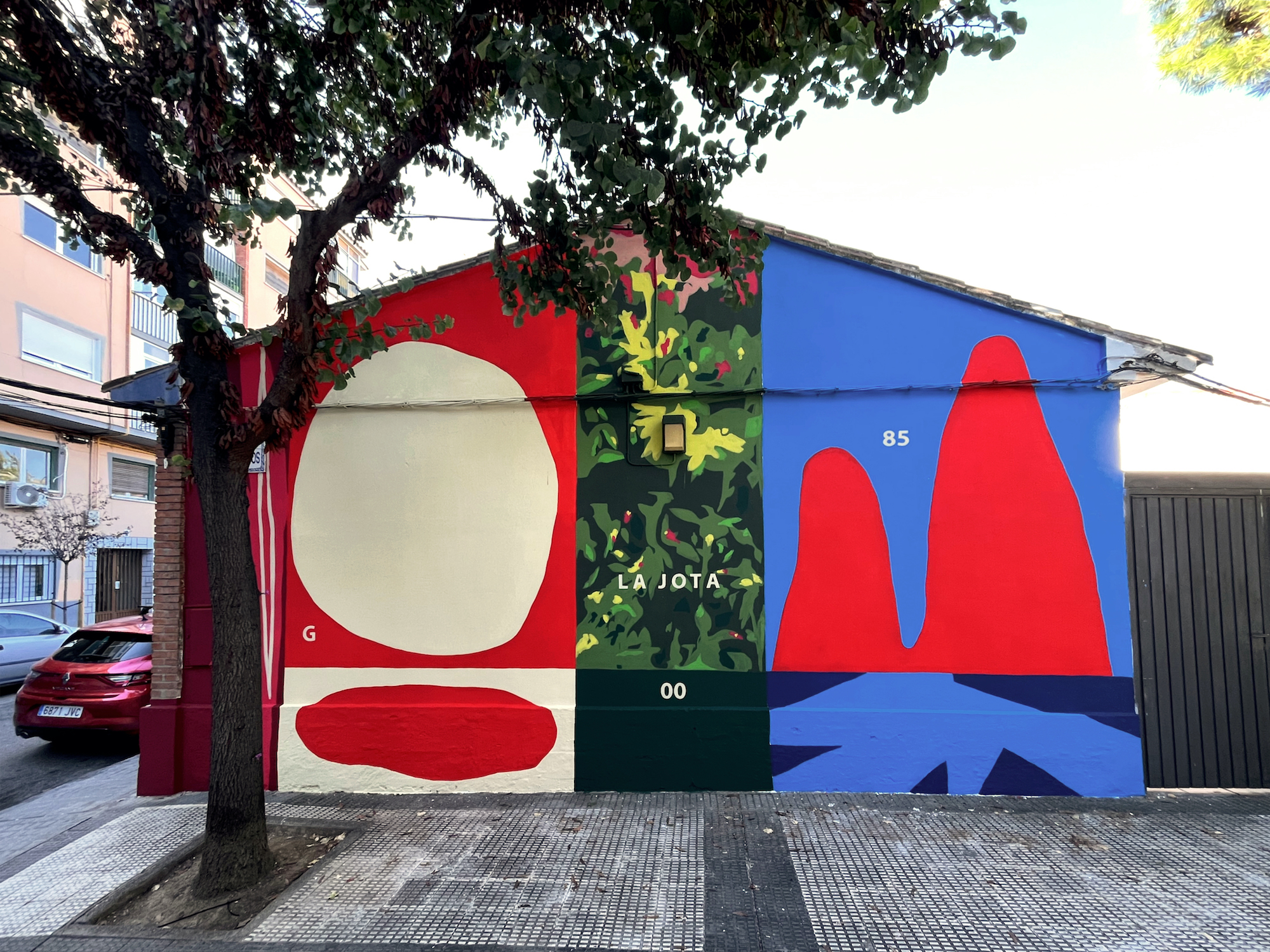 Городские граффити  “LA JOTA”от Джулио Весприни в Сарагосе, Испания
