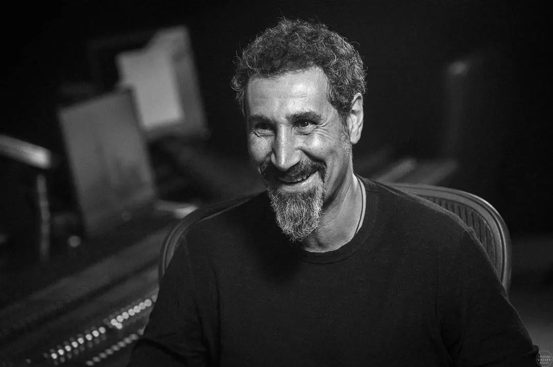 Серж Танкян из “SYSTEM OF A DOWN” ищет жильца для своего дома в Лос-Анджелесе